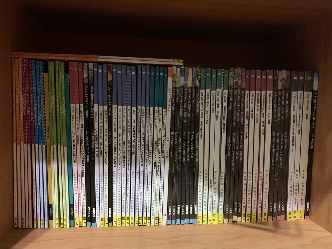A shelf of Spanish graded readers